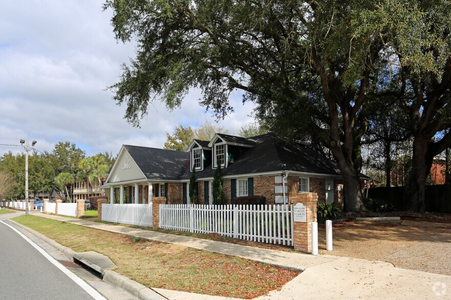 710 Underwood Ave, Pensacola, FL à louer - Photo de l’immeuble – Image 2 sur 5