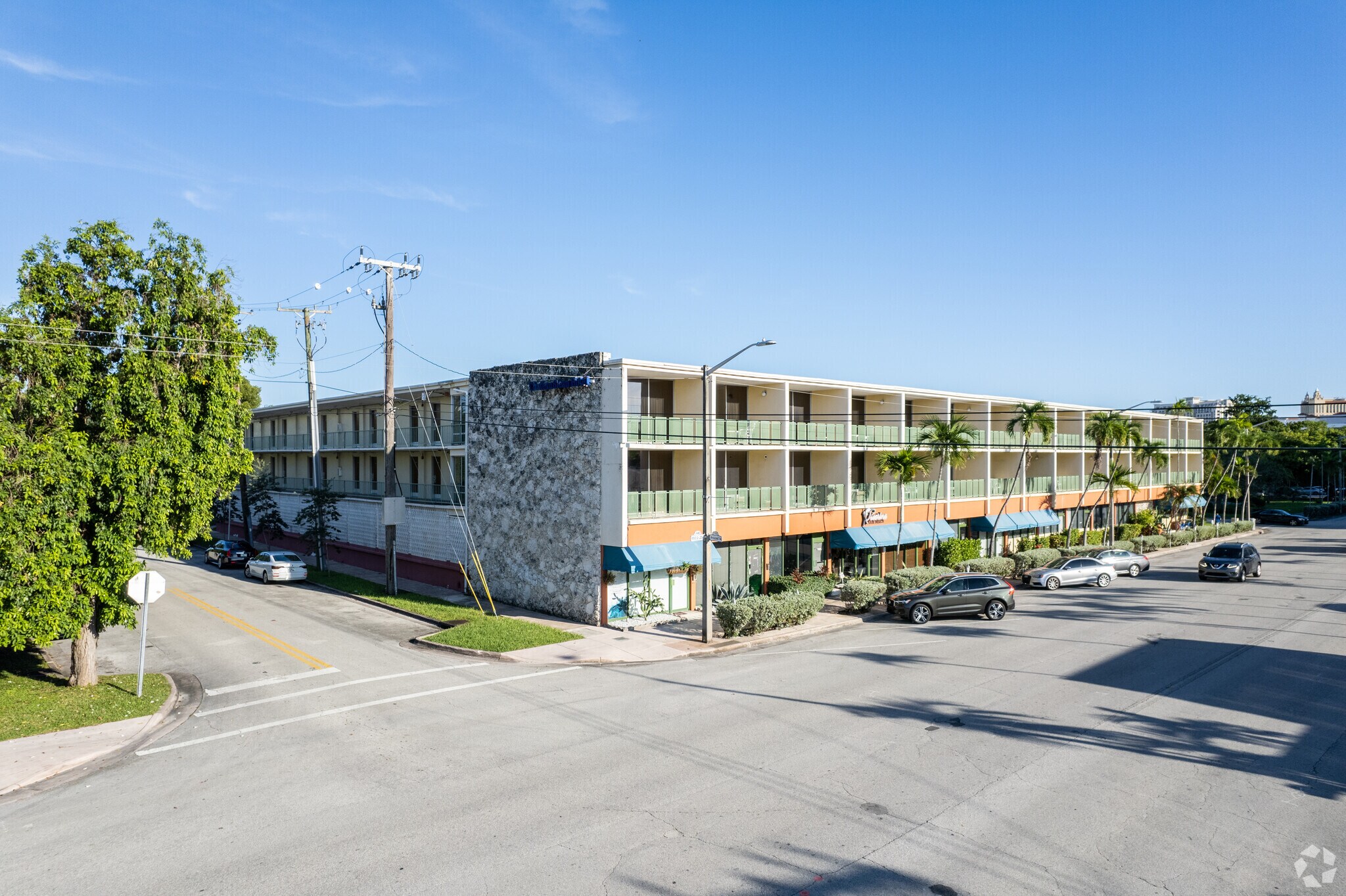 1111 Ponce de Leon Blvd, Coral Gables, FL à vendre Photo principale– Image 1 sur 6