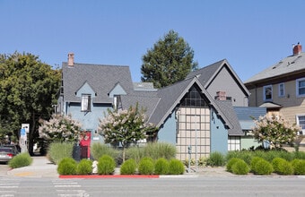 2912 Telegraph Ave, Berkeley, CA à louer Photo de l’immeuble– Image 1 sur 9