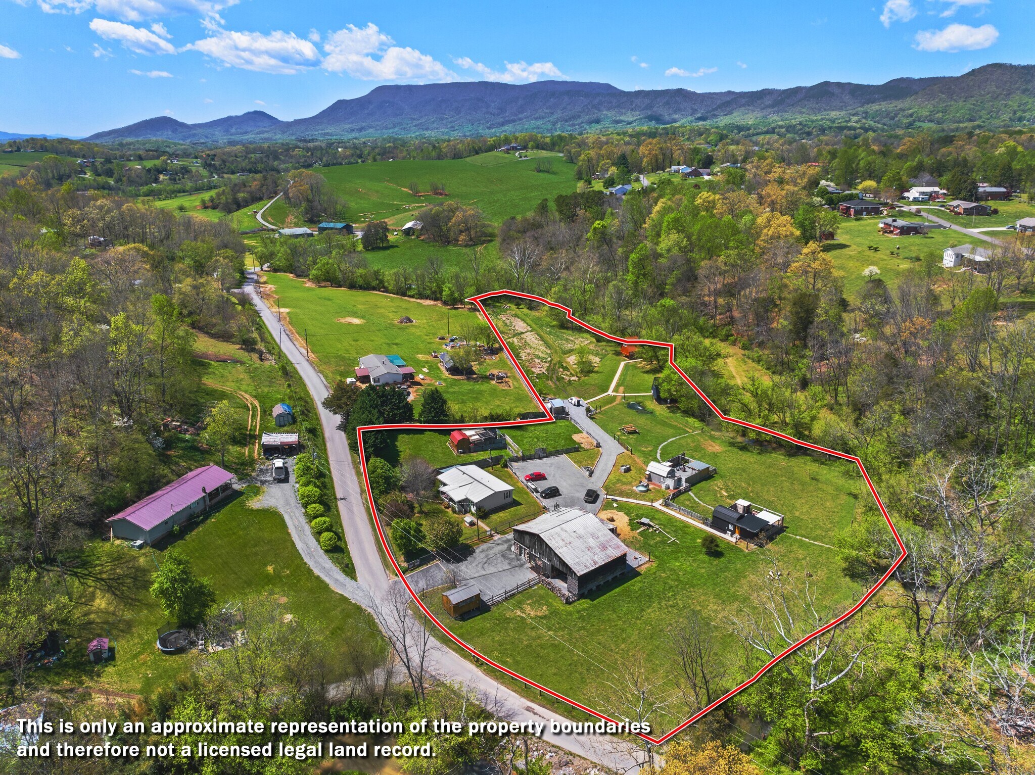 1541 Lower English Creek Rd, Newport, TN à vendre Photo de l’immeuble– Image 1 sur 113