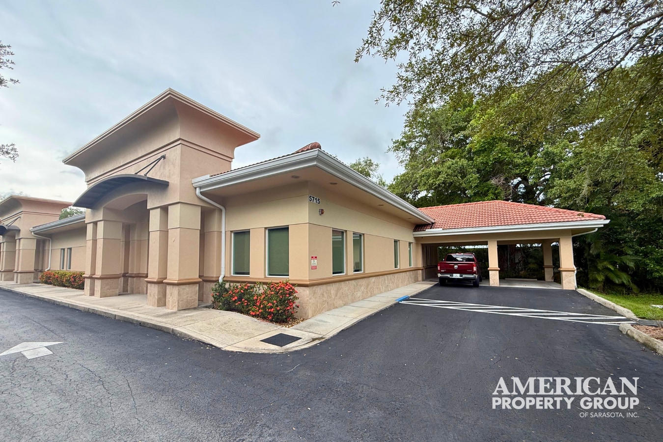 5715 21st Ave W, Bradenton, FL 34209 - Lot 5715 - - Photo intérieure - Image 2 of 25