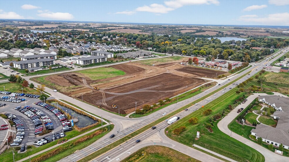 Sunset Drive, Norwalk, IA à vendre - Photo de l’immeuble – Image 3 sur 19
