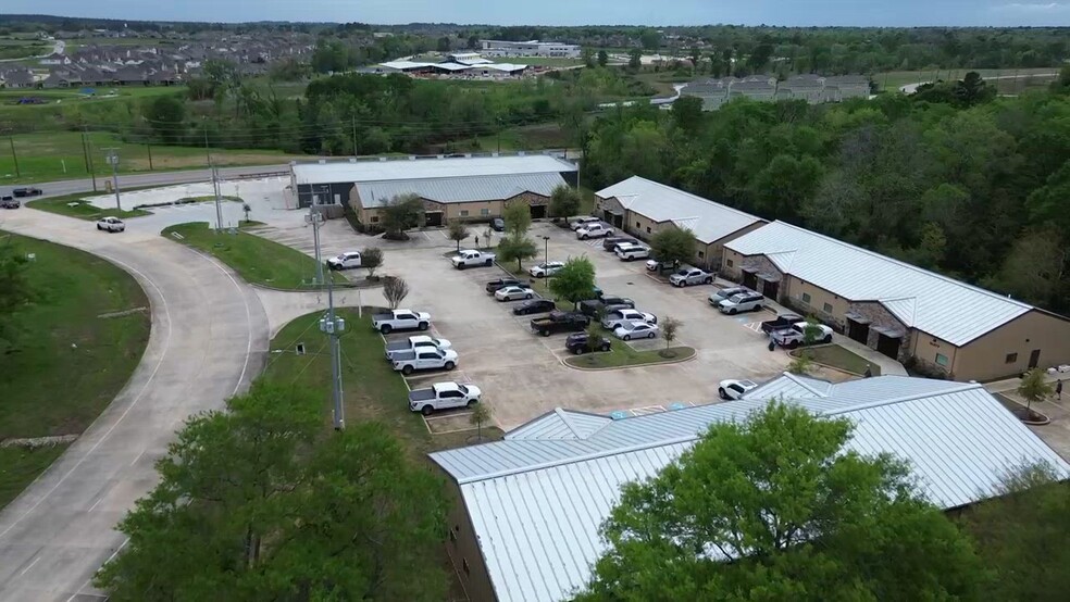 15349 Summit Park Dr, Montgomery, TX à louer - Vidéo sur l’annonce professionnelle – Image 2 sur 53