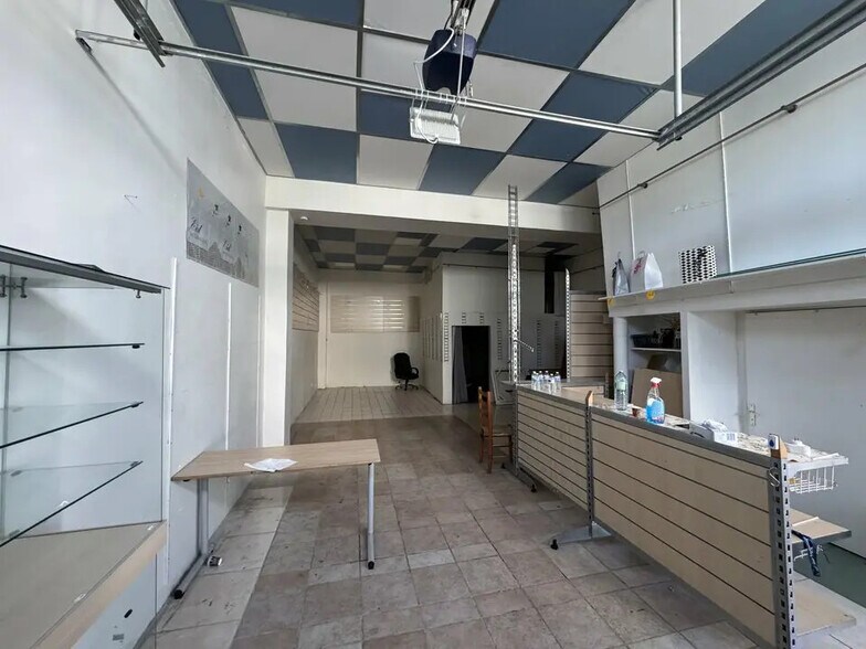 Local d'activités dans Mareuil-lès-Meaux à vendre - Photo de l’immeuble – Image 1 sur 12