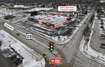 2811-2827 S Business Dr, Sheboygan, WI à louer Photo intérieure– Image 2 sur 7