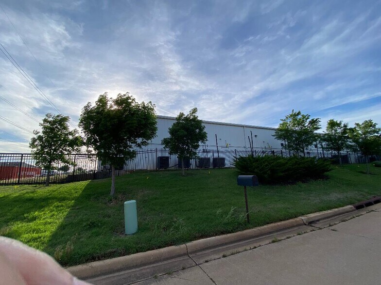 4204 28th Ave NW, Norman, OK à louer - Photo de l’immeuble – Image 2 sur 18
