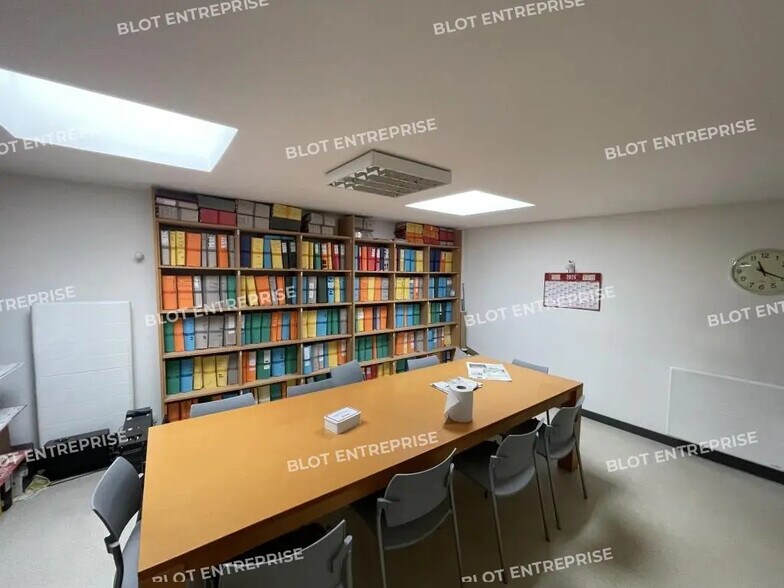 Bureau dans Lorient à louer - Photo de l’immeuble – Image 3 sur 5