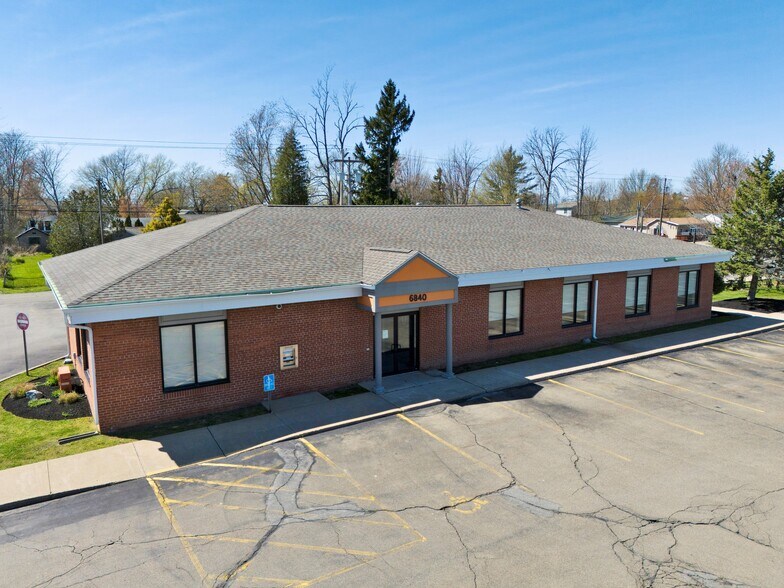 6840 Erie Rd, Derby, NY à louer - Photo principale – Image 1 sur 15