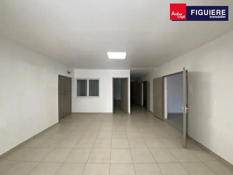 18 Boulevard Felix De Kerimel, Saint-Victoret à louer - Photo de l’immeuble – Image 3 sur 20