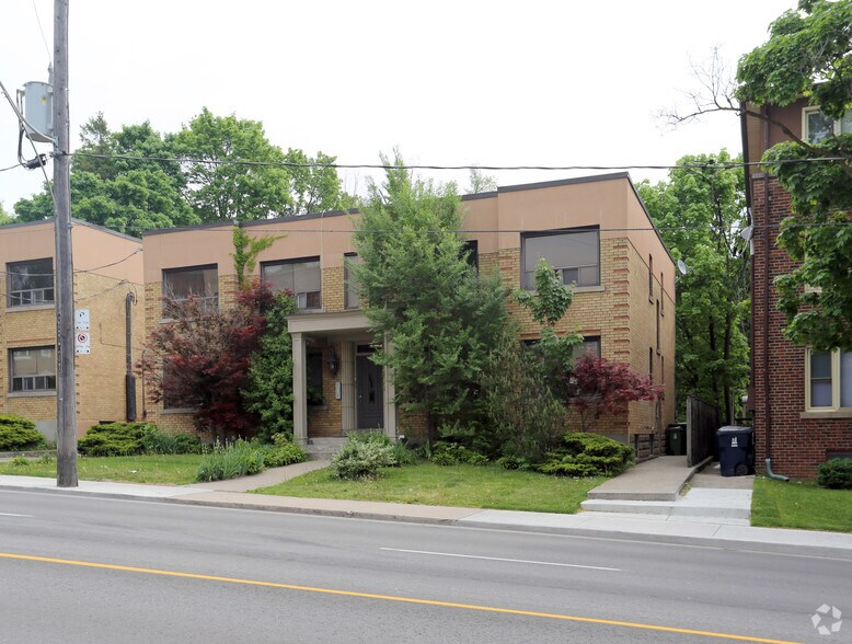 1703 Bathurst St, Toronto, ON à vendre - Photo principale – Image 1 sur 8