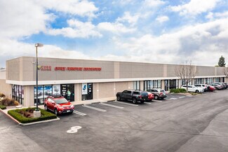 Plus de détails pour 1430 Village Way, Santa Ana, CA - Local d'activités à louer
