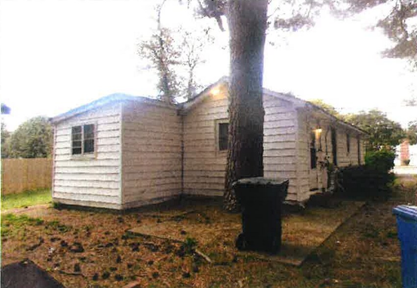 111 Tyler Ave, Newport News, VA à vendre - Photo de l’immeuble – Image 2 sur 3