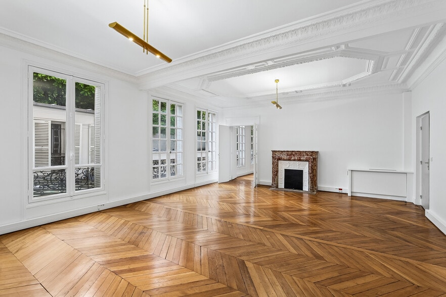 60 Rue Saint-Lazare, Paris à louer - Photo de l’immeuble – Image 3 sur 15