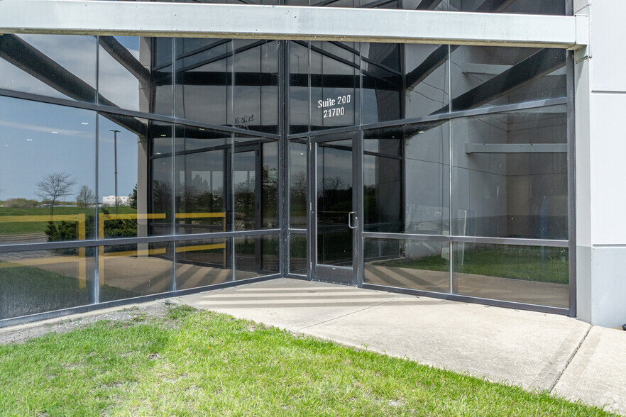 21700 Mark Collins Dr, Sauk Village, IL à louer - Photo de l’immeuble – Image 2 sur 5