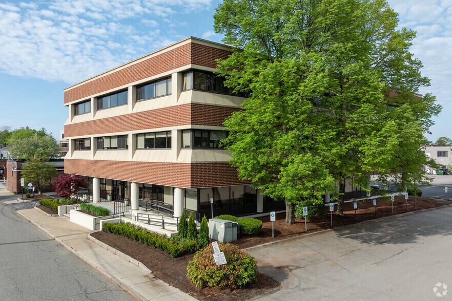 20 Pickering St, Needham, MA à louer - Photo principale – Image 1 sur 4