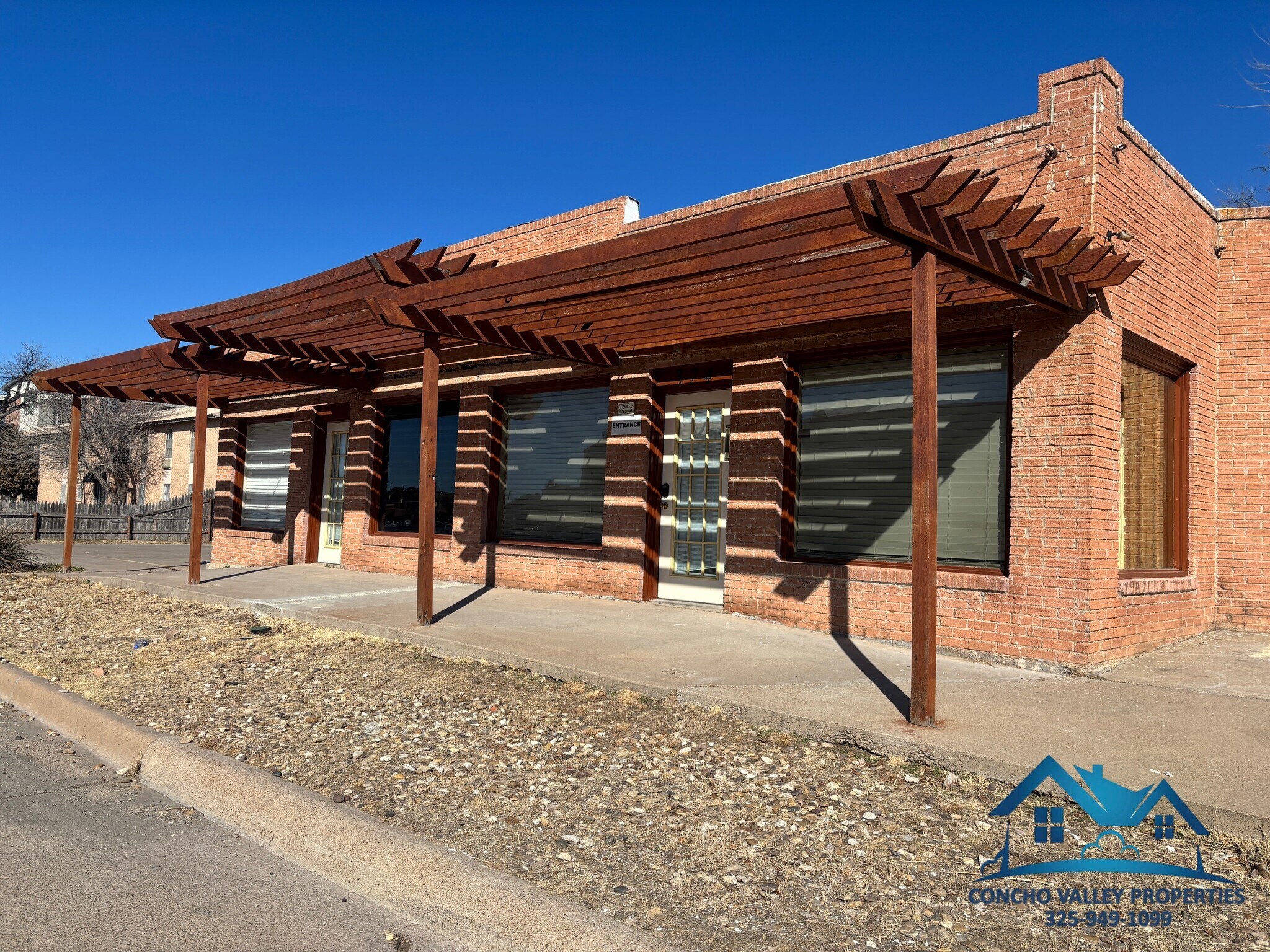 324 E Harris St, San Angelo, TX à louer Photo de l’immeuble– Image 1 sur 12