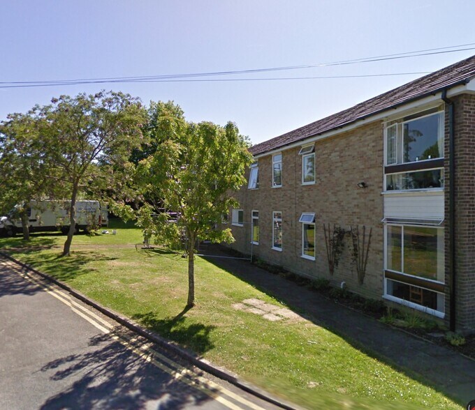 14 St. Georges Rd, Denmead à vendre - Photo de l’immeuble – Image 2 sur 2