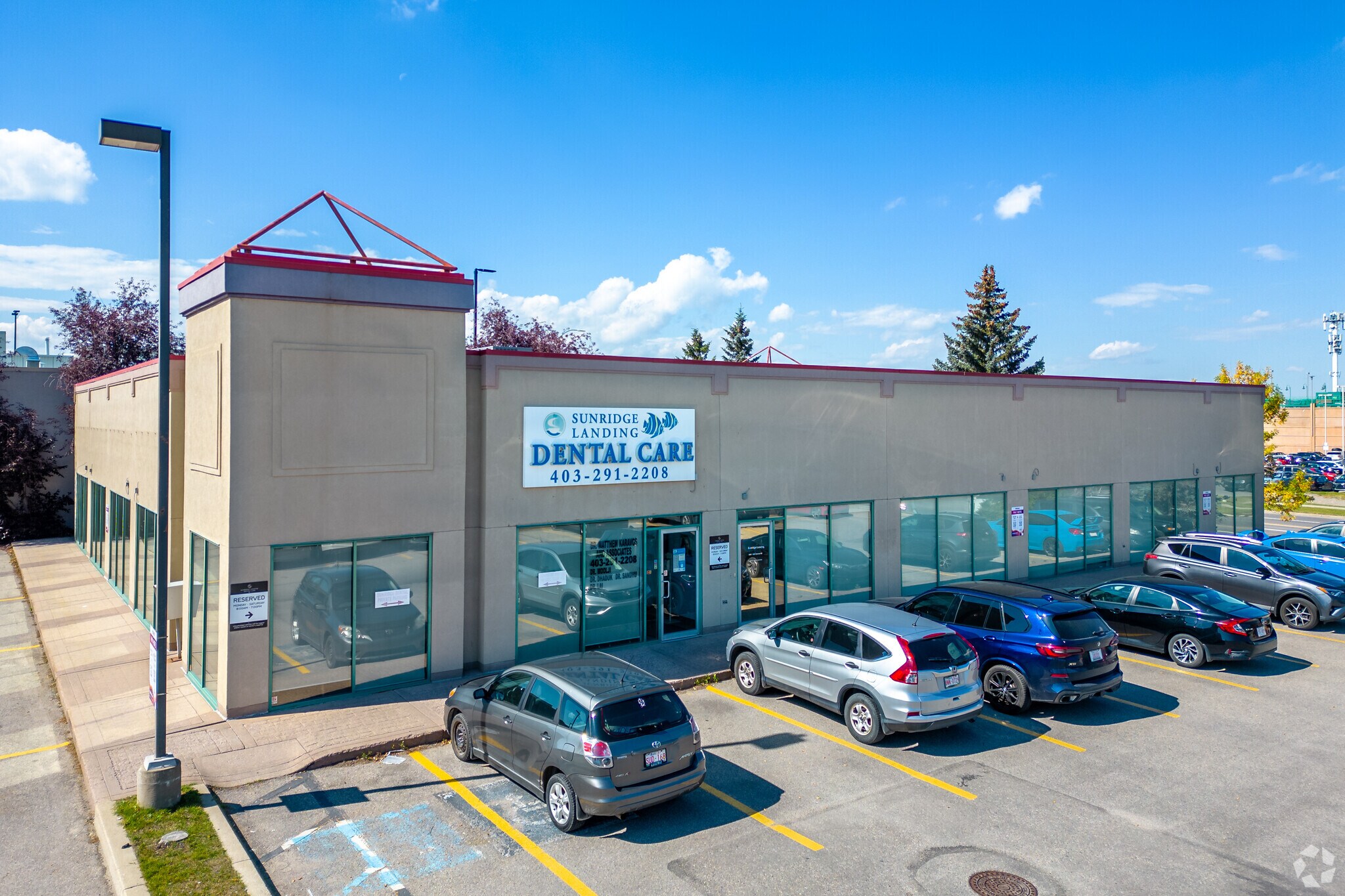 3383 26th Ave NE, Calgary, AB à louer Photo de l’immeuble– Image 1 sur 13