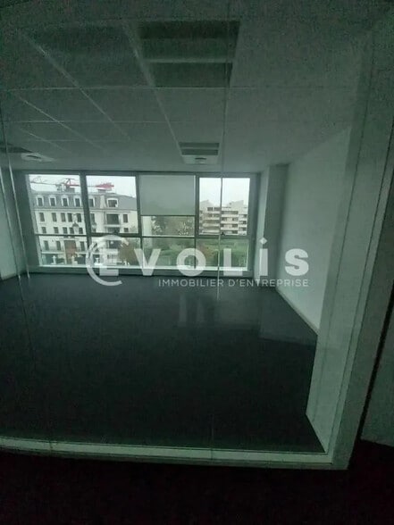 Bureau dans Clamart à louer - Photo de l’immeuble – Image 3 sur 8