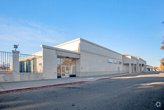 Plus de détails pour 341-351 Tres Pinos Rd, Hollister, CA - Local commercial à louer