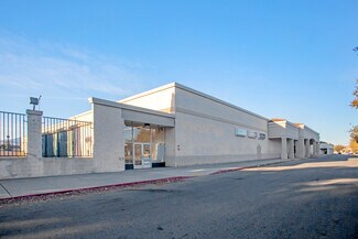 Plus de détails pour 341-351 Tres Pinos Rd, Hollister, CA - Local commercial à louer