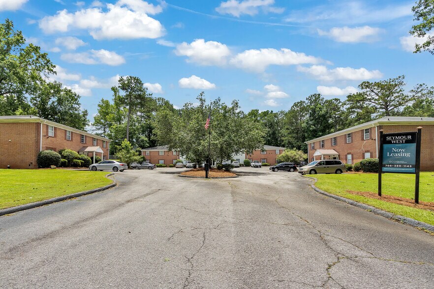 170 Westwood Dr, Thomson, GA à vendre - Photo de l’immeuble – Image 3 sur 50