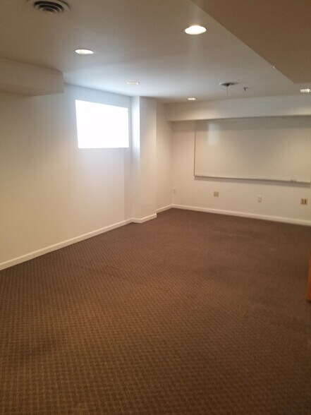 97 Bayard St, New Brunswick, NJ à louer - Photo de l’immeuble – Image 3 sur 7