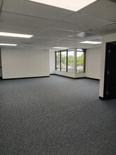 3700 N Industry Ave, Lakewood, CA à louer Photo intérieure– Image 2 sur 7