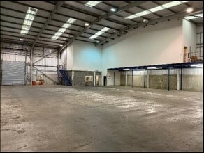 Thomas Rd, Crayford à louer Photo intérieure– Image 1 sur 3