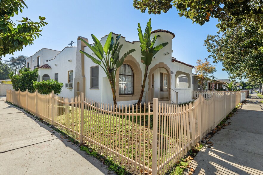 496 E 52nd St, Long Beach, CA à vendre - Photo de l’immeuble – Image 1 sur 12