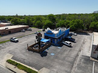Plus de détails pour 1725 W University Dr, Denton, TX - Local commercial à vendre