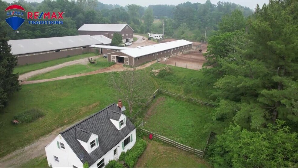 8782 Kinsman Rd, Novelty, OH à louer - Vidéo sur l’annonce professionnelle – Image 1 sur 1