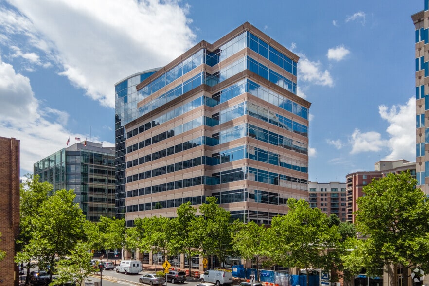 7600 Wisconsin Ave, Bethesda, MD à louer - Photo de l’immeuble – Image 3 sur 15