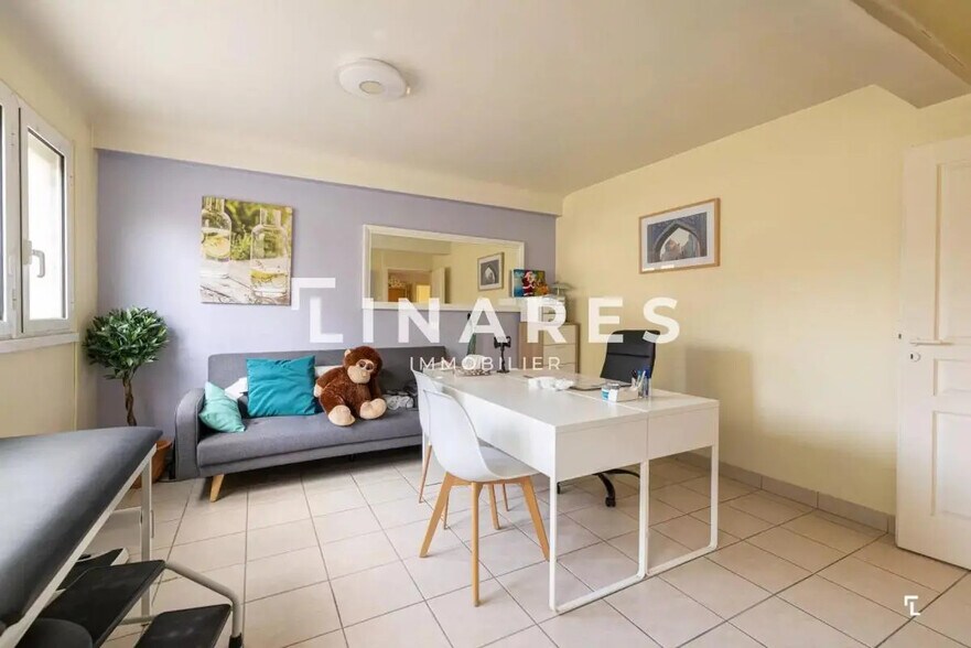 Bureau dans Aubagne à louer - Photo intérieure – Image 2 sur 11