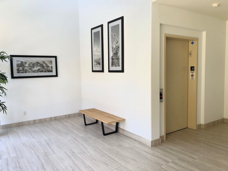 73726 Alessandro Dr, Palm Desert, CA à vendre - Photo intérieure – Image 3 sur 13