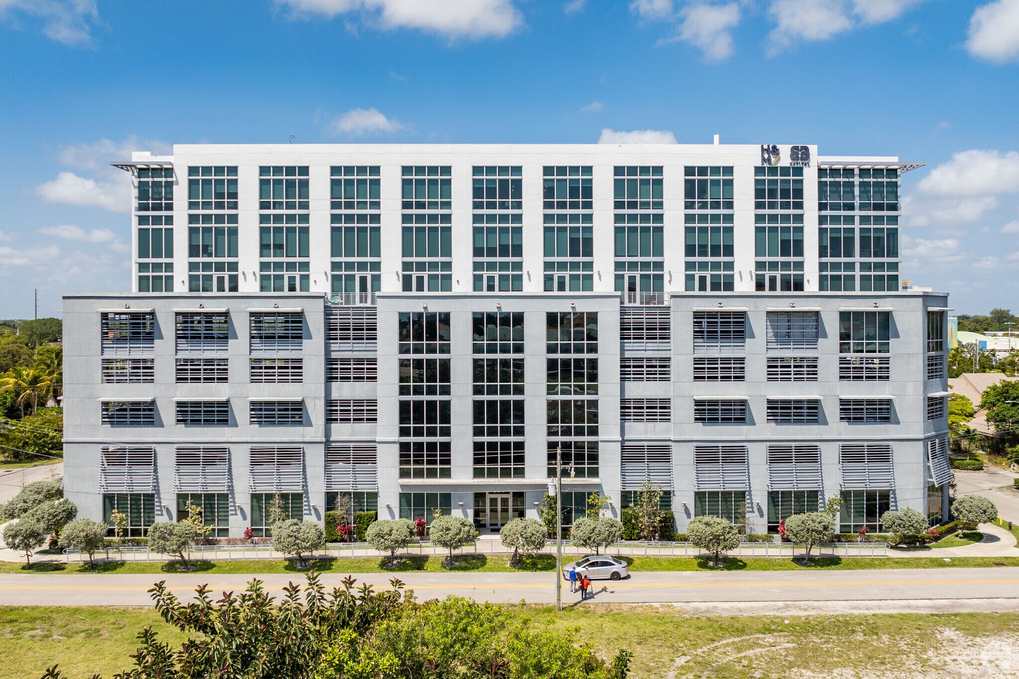 800 SE 4th Ave, Hallandale Beach, FL à louer Photo de l’immeuble– Image 1 sur 32