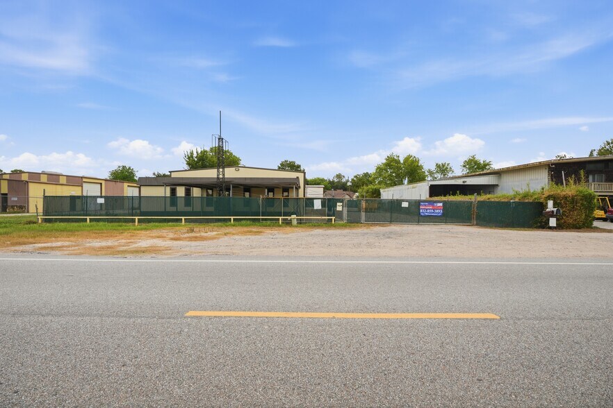 2233 Garden Rd, Pearland, TX à louer - Photo de l’immeuble – Image 1 sur 16