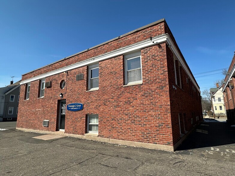 53 Connecticut Blvd, East Hartford, CT à louer - Photo de l’immeuble – Image 2 sur 12