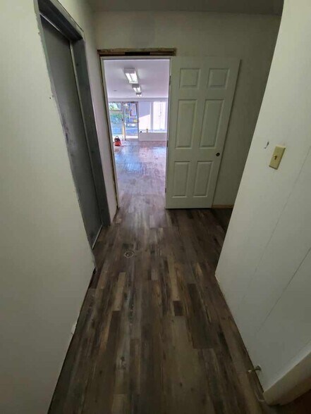 302 Davis St, Sarnia, ON à louer - Photo de l’immeuble – Image 2 sur 6