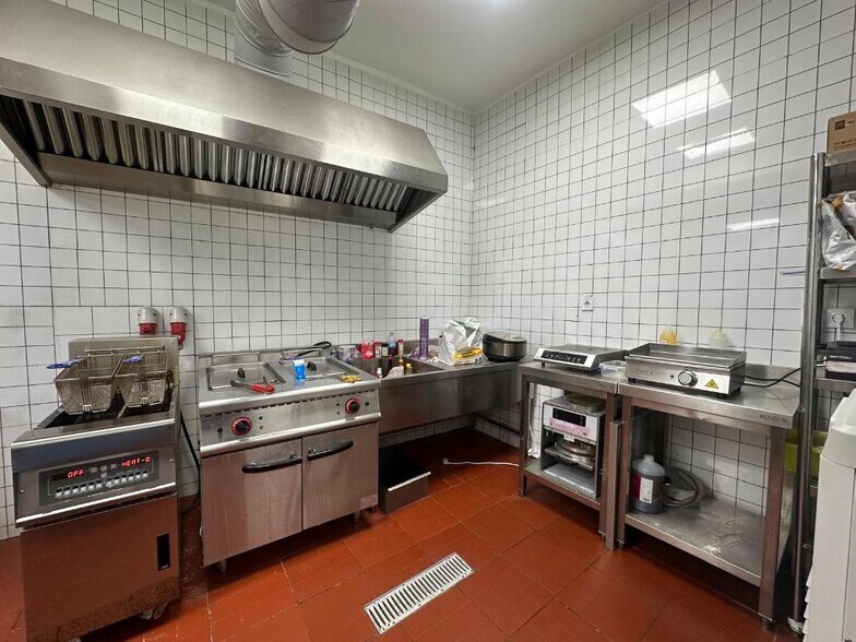 Local commercial dans Madrid, Madrid à louer - Photo de l’immeuble – Image 1 sur 1