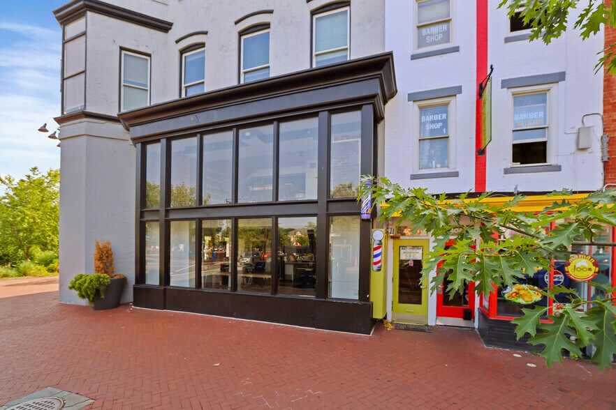 801 Pennsylvania Ave SE, Washington, DC à louer - Photo de l’immeuble – Image 3 sur 9