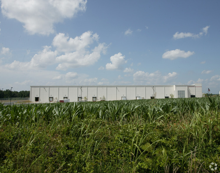 1017 Corporate Park Dr, Mebane, NC à louer - Photo de l’immeuble – Image 2 sur 9