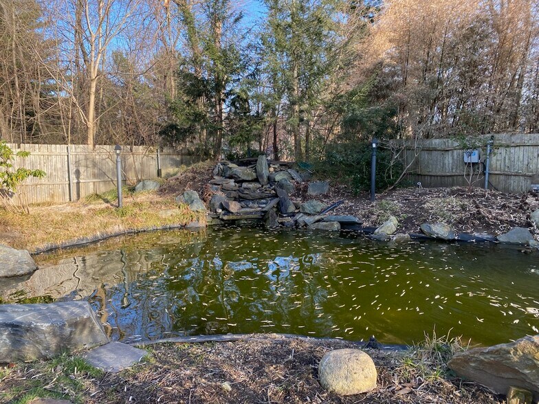 2144 Broad St, Cranston, RI à louer - Photo de l’immeuble – Image 3 sur 14