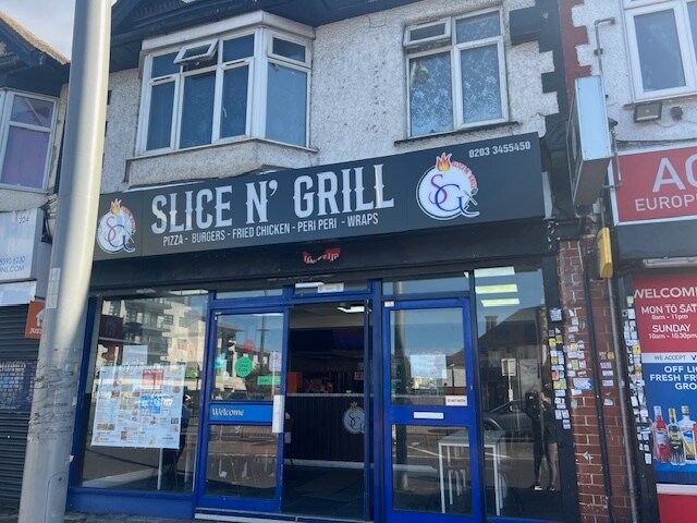 222 High Rd, Romford à vendre - Photo de l’immeuble – Image 2 sur 19