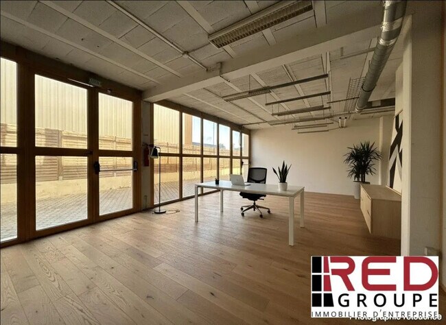 Plus de détails pour Local d’activités à vendre