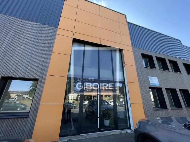 Industriel/Logistique dans Pacé à louer - Photo de l’immeuble – Image 2 sur 12