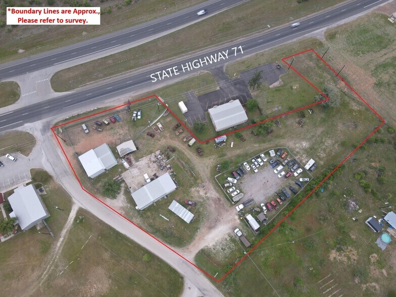 952 E Highway 71, Bastrop, TX à louer - Photo principale – Image 1 sur 14