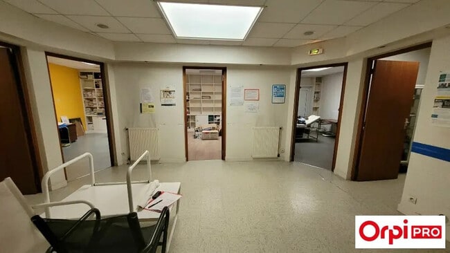 Plus de détails pour Bureau à louer