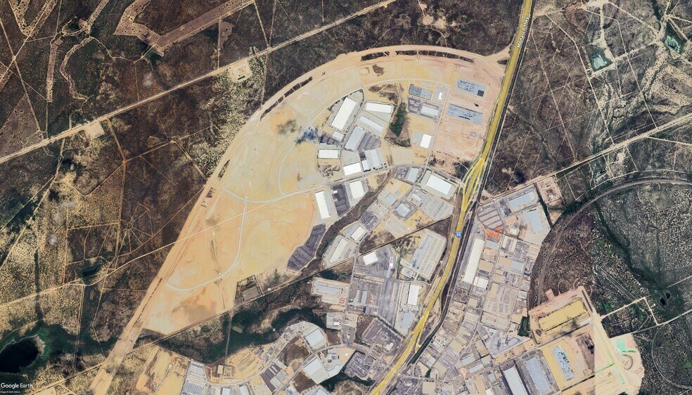 13702 Mercury Dr, Laredo, TX à vendre - Photo de l’immeuble – Image 3 sur 16