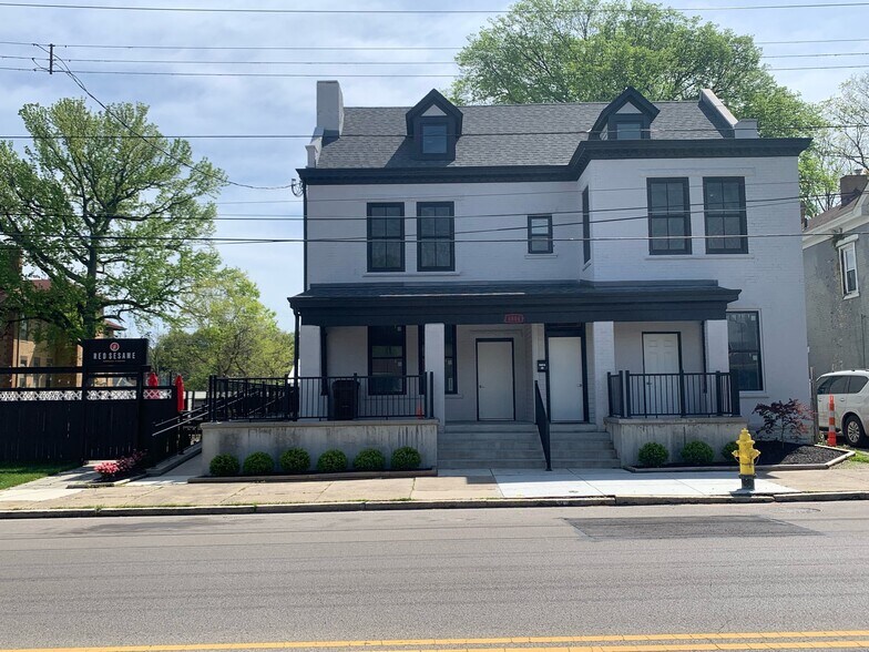 4804 Whetsel Ave, Cincinnati, OH à louer - Photo de l’immeuble – Image 1 sur 28